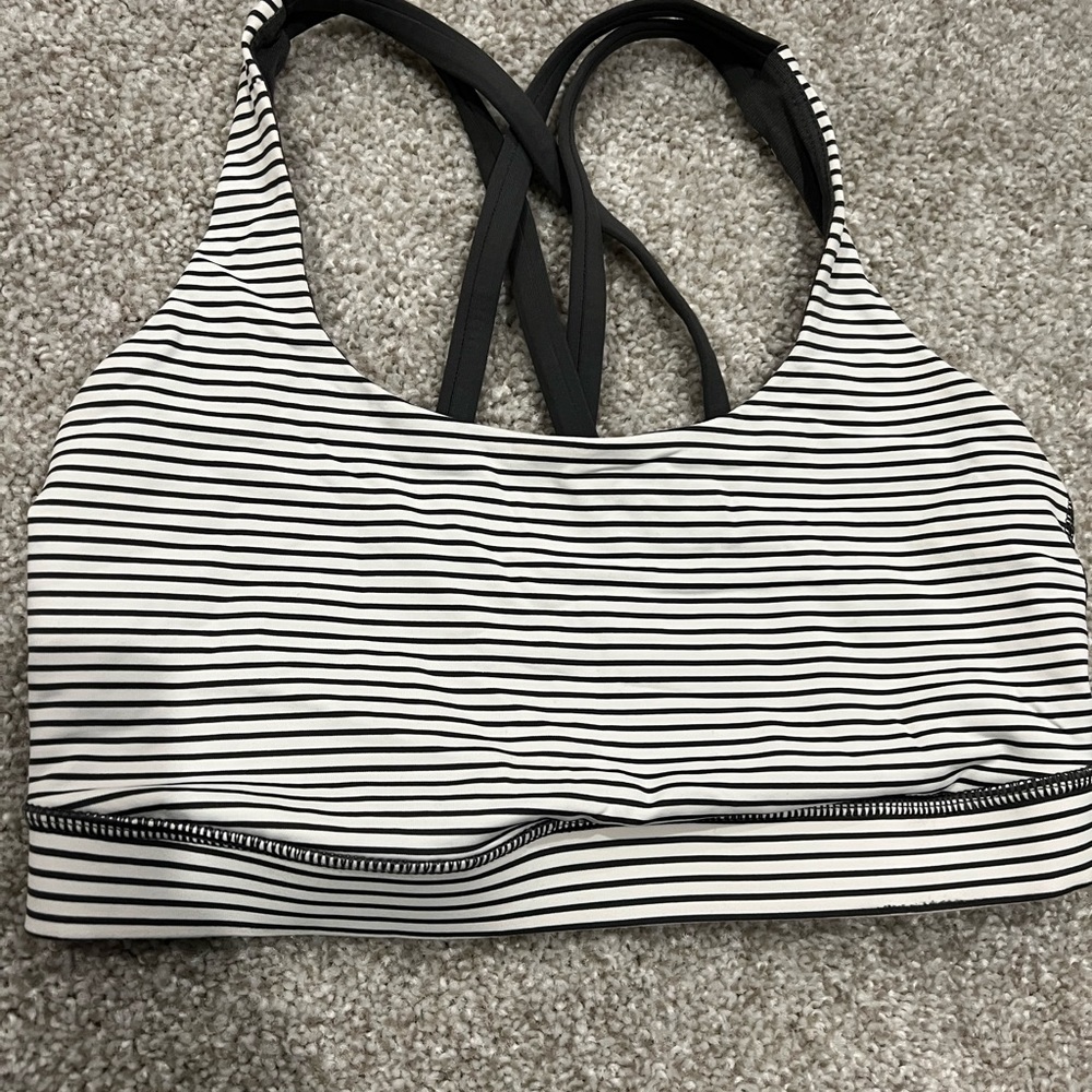 Lululemon sports bra